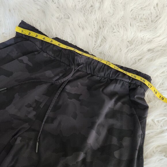 Lululemon Stretch High-Rise Crop Camo Pants Sz 14 LW6BOUS (34X23)‎ Black Gray - Picture 8 of 13